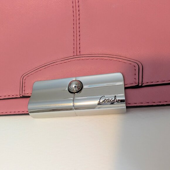 Coach branch Kristin Soft Leather pink wristlet/clutch - Picture 3 of 13